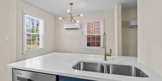 Spacious 1 Bedroom Duplex in Trinity Park, blocks from Duke! - Renovated & Pet Friendly Gallery 8