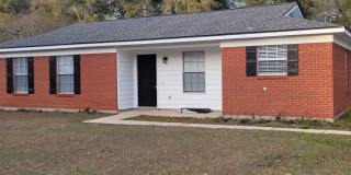 3/2 Large Backyard, NEWLY renovated Kitchen  Baths Gallery 1