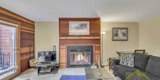 Winter Rental- 2 Bed/2 Bath, renovated condo tucked in the woods Gallery 1