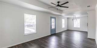 2208 Gurley Avenue Gallery 6