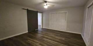 211 Plantation Road Gallery 77