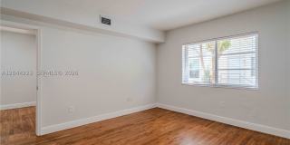 1011 Bay Dr Gallery 12