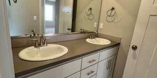 $500 off first month! 4 Bedroom 2.5 Bath Home McMinnville OR Gallery 12