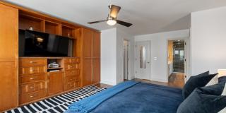 1527 W Pearson Street Gallery 17