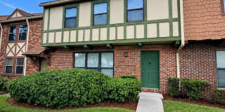 8175 SUTTON Place N Gallery 1