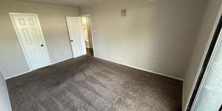 9841-00 NORTHEAST Avenue Gallery 11