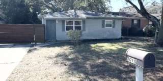 1010 Hawthorn Dr Gallery 1