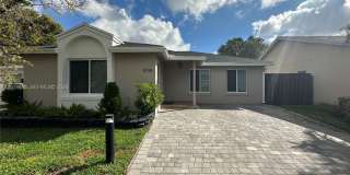 5733 NW 100th Ct Gallery 1