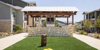 Esperanza Gallery 33