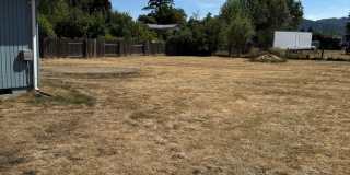 Green area 3 Bedroom 2 Bath with Garage Gallery 22