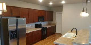 SW Bend - 3 Bed 2.5 Bath -Fenced-Corner lot-Amenities Gallery 4