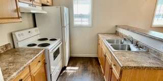 1 Bedroom 1 Bath Duplex Cute and charming area in the heart of Huntersville... perfect for single person or elderly looking to downsize Gallery 9