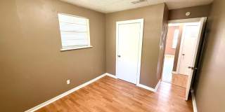 AVAILABLE NOW! 2 Bedroom / 1 Bath Duplex Near Brooks City Base! Gallery 10