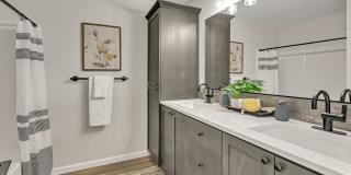 Award winning school district! 4 bedroom with RV and boat parking! Gallery 26