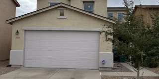 AVAILABLE NOW! Beautiful 3BD/3BA North West HOME Resort-Style Living Across from Omni Tucson National Gallery 1