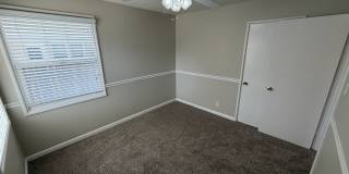 2 bedroom | 1 bathroom | Single family home with pool + detached room & full bathroom Gallery 22