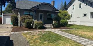 Charming 1920's Home with Large Backyard Gallery 1