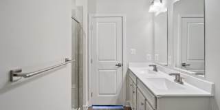 734 WATTS Street Gallery 18