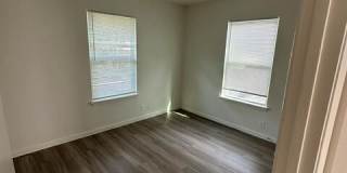 6005 South 1st Street Gallery 7