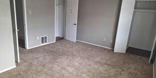 Spacious Townhome! Gallery 9