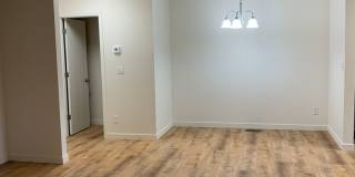 AVAILABLE NOW!! East side - 3 Bdrm, 1.5 Bath Gallery 7