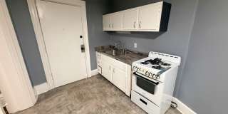 3 BEDROOM HEAT / HOT WATER / GAS INCLUDED - DOWNTOWN ALBANY Gallery 2