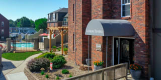 London Towers Gallery 11