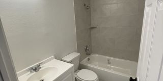 5547 Stonybrook Gallery 19