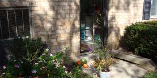 Sail into this 2BR 1BA at the Mayflower Condominiums in Alexandria includes utilities Gallery 20