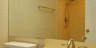 Spacious 2bd 2bth home with bonus Florida room! Gallery 23