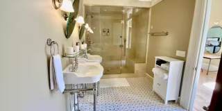 Enormous Upper Floor Unit in Heart of Downtown MKE Gallery 7