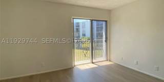 8740 N Sherman Cir Gallery 15