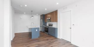 Graduate Pointe Gallery 44