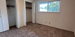 Blue Heron Townhome - Split Level 2 Bedroom located near Winslow Gallery 20
