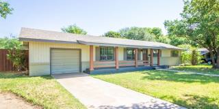 Spacious 3 bed 2 bath Home Gallery 3