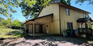 2 Bedroom, 1.5 Bath Duplex Gallery 1