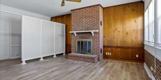 3BR/1.5BA Brick Ranch with Fireplace | Extra Storage | Hampton Near Shipyard & I-64 Gallery 12