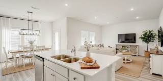 139 South Maroon Avenue Gallery 1