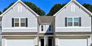 3BD Townhome Convenient to Hwy 74/ Minutes to Bypass Gallery 1