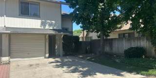 2 Bedroom 1.5 Bathroom Condo In SE Visalia!! Gallery 1