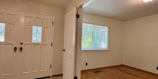 4 Bedroom Home + Den in Saratoga! 4 Bedroom Home + Den in Saratoga! Gallery 3