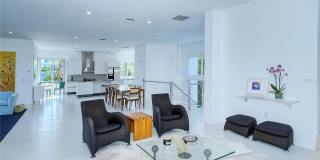 213 N WASHINGTON DRIVE Gallery 25