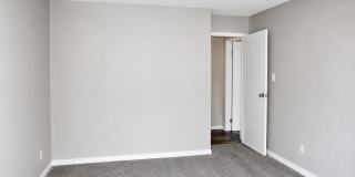 Heather Gardens  55+ Community 2 bedroom 2 bathroom condo! Gallery 4