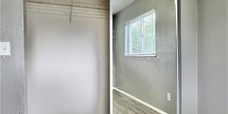 142 Harry Avenue S Gallery 16