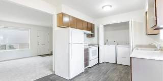Cozy 2 bedroom, 1 bathroom apt near Downtown Milwaukie. Discounted rent for the first 2 months! Cozy 2 bedroom, 1 bathroom apt near Downtown Milwaukie. Discounted rent for the first 2 months! Gallery 1