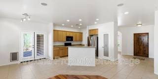 1933 W Tanya Trl Gallery 7