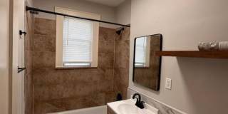 83 Aldine St Gallery 16