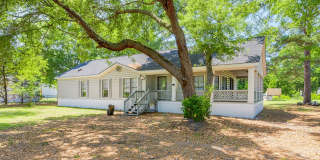 Spacious 3 Bed 2 Bath Home on Large Lot - NO HOA! Gallery 1