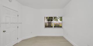 2421 NW 96th Ter Gallery 25