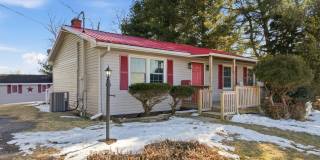 3 bed, 1 bath. Pet Friendly New remodel Gallery 1